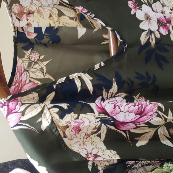 NWOT NEW YORK AND CO XL ARMY GREEN WITH PINK FLORAL - Picture 13 of 13